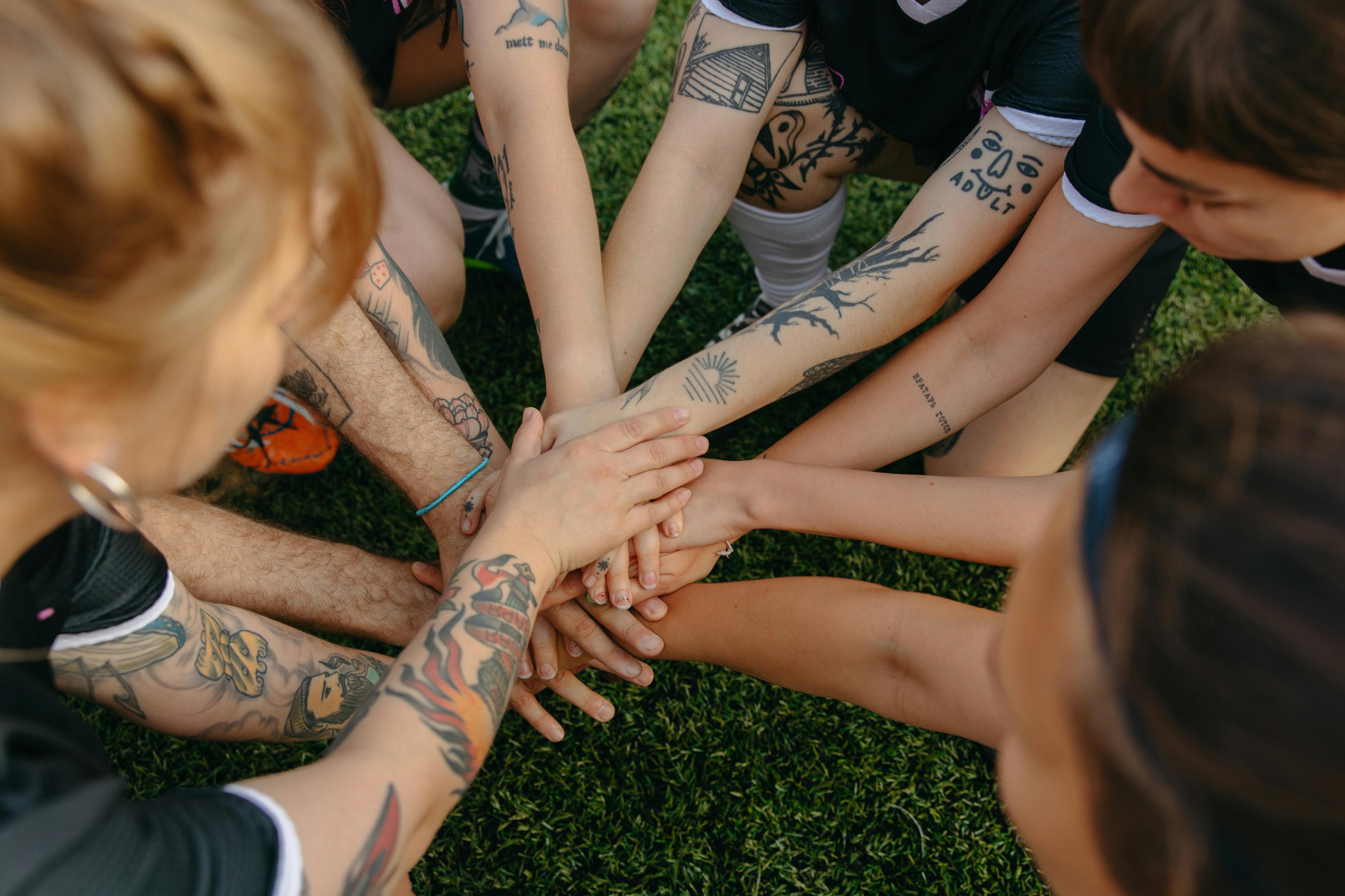 Klassen i huddle innan match
